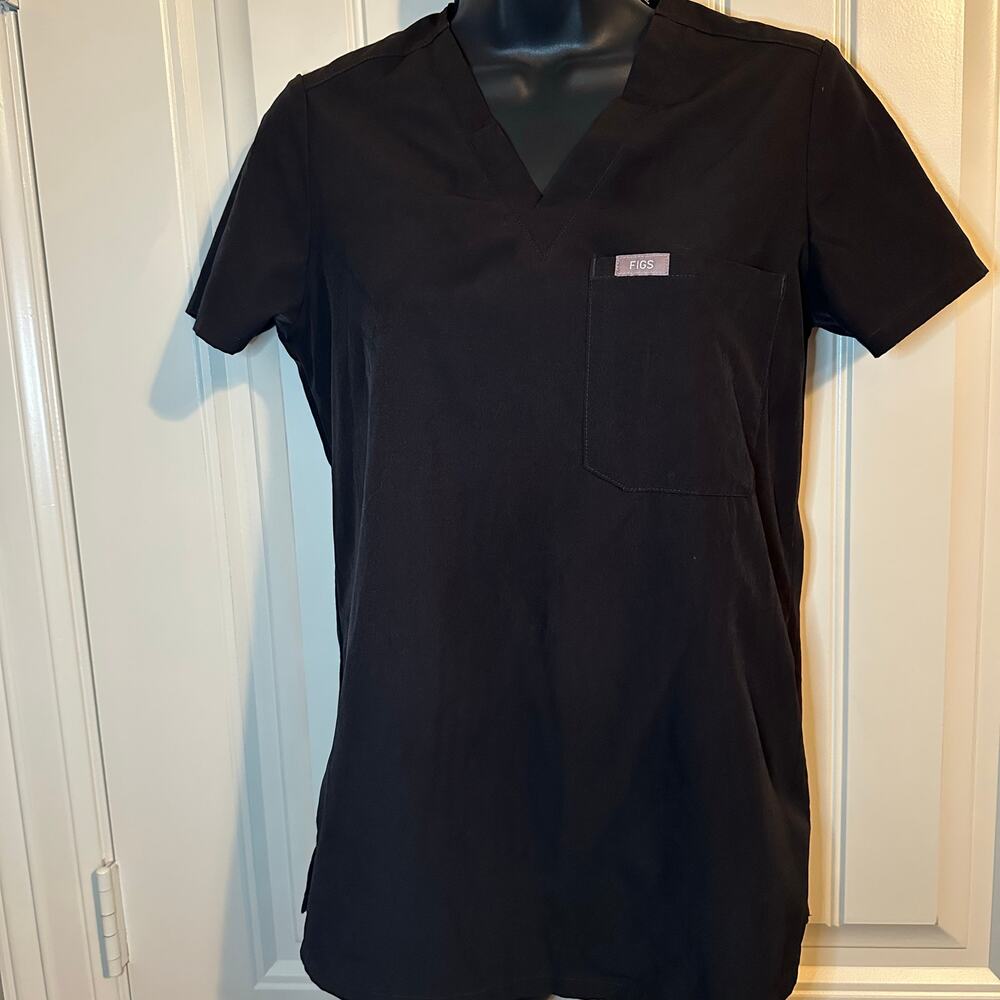 Figs technical collection black scrub top with 1 chest pocket women’s size XXS